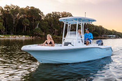 Tidewater Boats 2025 CC